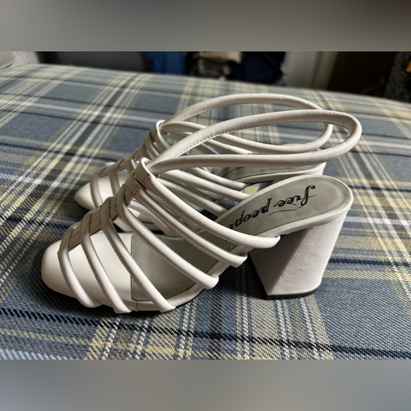 NWT Free People Colette Cinched Leather Sandals White - Picture 5 of 7
